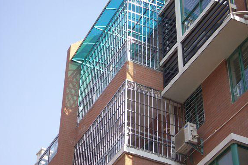 裝飾管：不銹鋼防盜網